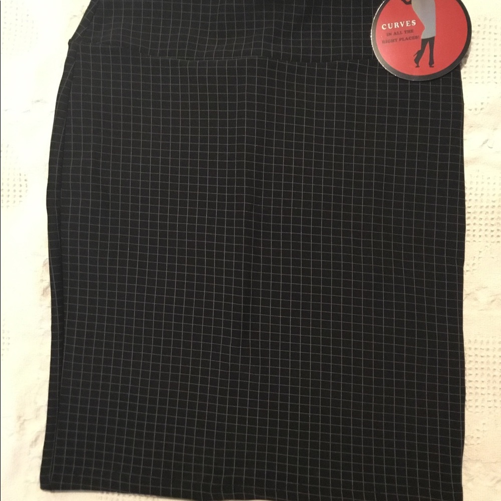 Maze collection skirt